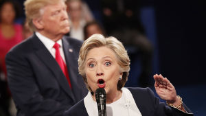 Amerikanska myndigheter har slagit fast att Ryska hackare försökte påverka presidentvalet i höstas. Bland annat hackades demokraternas Hillary Clintons kampanj. Hillary Clinton och Donald Trump i den andra presidentvalsdebatten.