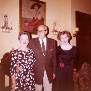 Suomen konsuli Yrjö Paloheimo, puolisonsa ja Meri Los Angelesissa. Merille myönnettiin Finlandia Foundation'in stipendi. Meri Louhos ja Suomen konsuli Paloheimo puolisoineen Los Angelesissa 1961.