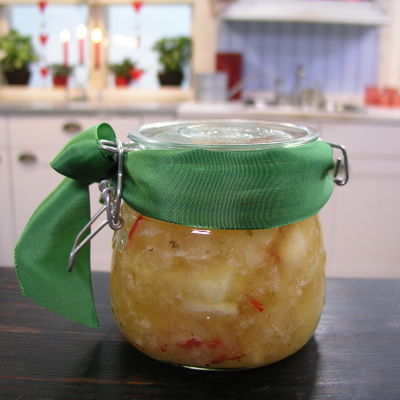 Äpplechutney i en glasburk i Strömsö köket