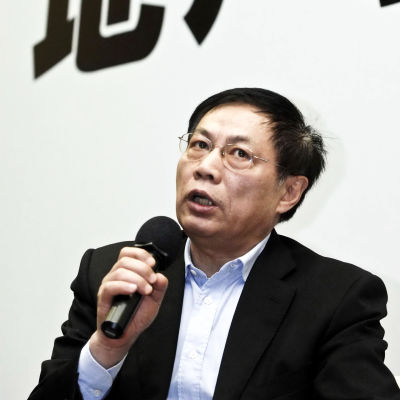 Ren Zhiqiang kuvattuna marraskuussa 2010.