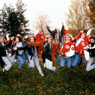 Gruppbild ur tv-serien 16, Yle 1993