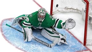 Anton Khudobin har varit grym i Dallas-kassen i slutspelet, men nu har Tampa hittat luckorna. Anton Khudobin i Dallas släpper in mål.