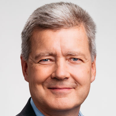 Henkilökuva, Lauri Kivinen katsoo kohti
