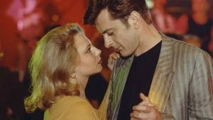 Dramatik på dansbanan. Helena Bergström och Carl Kjellgren i Colin Nutleys film BlackJack (1990) som handlar om livet i skuggan av dansbandsglädjen. Det dansande huvudparet i filmen BlackJack.