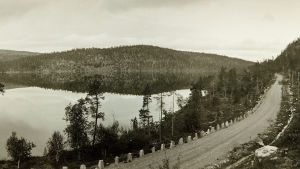 Vastavalmistunutta Jäämerentietä vuonna 1931. Jäämerentiellä vuonna 1931.