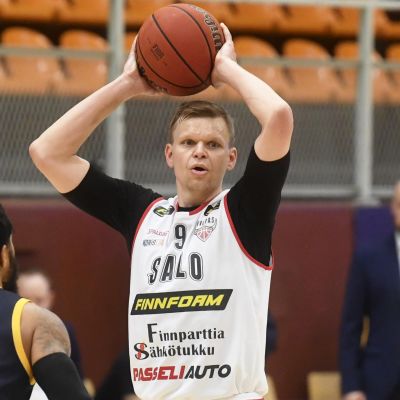 Vilppaan Teemu Rannikko (oik.) vastassaan Seagullsin Corban Collins