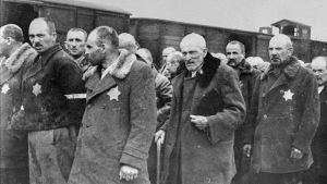 Entiset SS-sotilaat joutuivat oikeuden eteen syytettynä Auschwitz-Birkenaun keskitysleirillä tapahtuneista rikoksista.