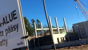 Den nya brandstationen klarar också undantagstillstånd. Karis nya brandstation växer fram vid Bangatan i Tallmo