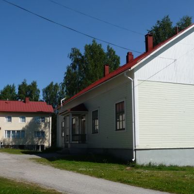 Lehtovaaran vanha puukoulu Nurmeksessa