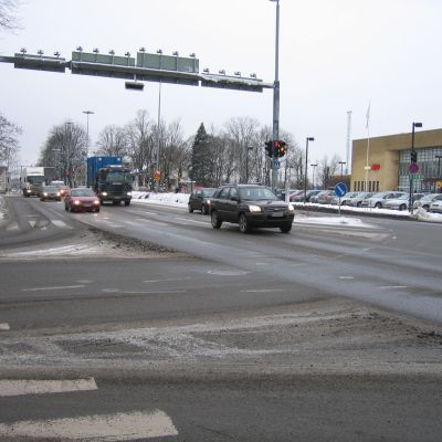 Trafik vid Bangårdsgatan i Åbo