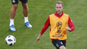 Christian Eriksen tränar med det danska landslaget. Christian Eriksen tränar med det danska landslaget.
