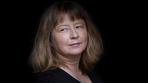 Författaren Carina Karlsson Carina Karlsson, poet, författare bosatt i Sund. 2014.