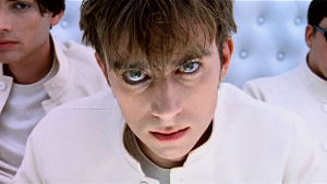 Blur: The Universal. Video Killed the Radio Star, ohjelmasarja musiikkivideoista. Kuva Blurin musiikkivideosta The Universal.