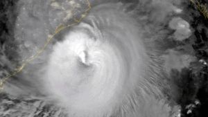 Cyklonen Amphan nådde Indiens kust på onsdagen. Då mättes vindar på upp till 190 km/h. En satellitbild över stormen Amphan som drar in över den Bengaliska bukten.