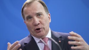 Ruotsin sosiaalidemokraattien puheenjohtaja Stefan Löfven jatkaa toistaiseksi pääministerinä.