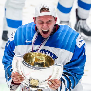 Kevin Lankinen imponerade stort då Finland vann ett sensationellt VM-guld i våras. Kevin Lankinen imponerade stort då Finland vann ett sensationellt VM-guld i våras.