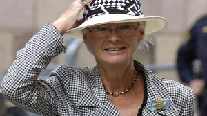 Tarras-Wahlberg vid parlamentets öppningsceremoni i Stockholm år 2004. Elisabeth Tarras-Wahlberg håller i sin hatt vid parlementets öppningsceremoni i Stockholm 2004.