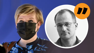Vetenskaps- och kulturminister samt blivande finansminister Annika Saarikko (C) med ett svart munskydd. Ovanpå bilden på Saarikko en bild på redaktör Markus Ekholm och ett citattecken. Bildmontage.