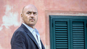 Komisario Montalbano. Terävä ja omapäinen komisario Salvo Montalbano palaa ruutuun.