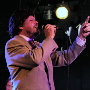 Martti Servo esiintymässä, 2008