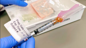Insyn i vaccin som kan inverka på människors liv och den globala ekonomin är ett eftertraktat mål för många stater Modernas vaccin.