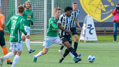 Steven Morrissey i VPS i match mot EIF.