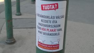 Proteströrelsen "tvåsvansade hundens" kampanj inför folkomröstningen i Ungern 2016. Proteströrelsen "tvåsavansade hundens" kampanj inför folkomrötningen i Ungern 2016.