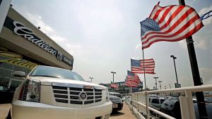Trumpadministrationen har lättat på utsläppsrestriktionerna för den amerikanska bilindustrin Cadillacbilar i USA