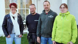 Jessica Berg, Tomas Lund, Johan Sand och Anna Hultholm var alla på informationstillfället som bildningsnämnden ordnade i Korsholm. De önskar att byskolan i Petsmo ska fortsätta. Jessica Berg, Tomas Lund, Johan Sand och Anna Hultholm var alla på informationstillfället som bildningsnämnden ordnade i Korsholm. De önskar att byskolan i Petsmo ska fortsätta.