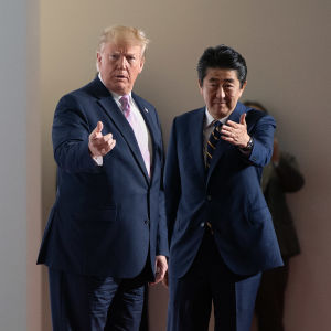 Donald Trump och värden Shinzo Abe hade roligt med varandra då de träffades i Osaka Donald Trump och värden Shinzo Abe hade roligt med varandra då de träffades i Osaka