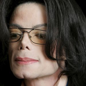 Michael Jacksonin kasvokuva.