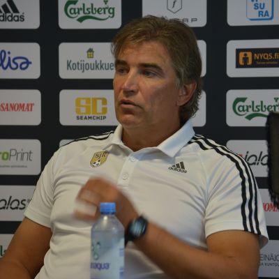 Seinäjoen Jalkapallokerhon päävalmentaja Alexei Eremenko