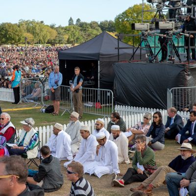 Omkring 20 000 människor deltog i en minnesstund i Hagley Park, i Christchurch den 29 mars