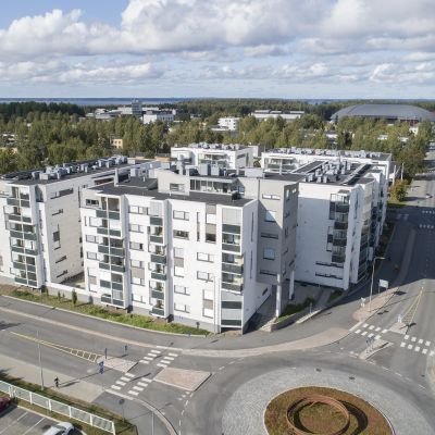 Uusia kerrostaloja Joensuussa Koulukadun varrella.