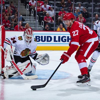 Kuvassa torjuva Kevin Lankinen pelasi syyskuussa vielä NHL:n harjoituspelejä.