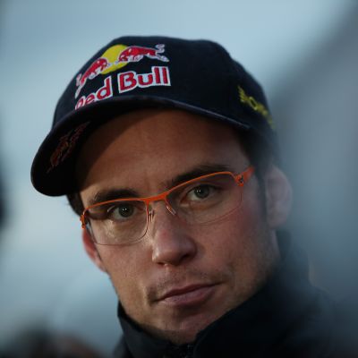 Thierry Neuville lähikuvassa.