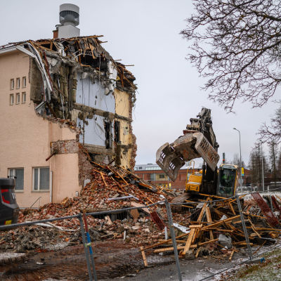 Mikkelin Urpolan koulua purettiin 25.11.