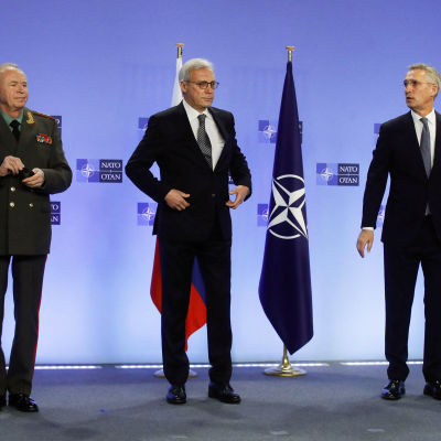 Venäjän ja NATOn edustajat tapaavat Brysselissä.