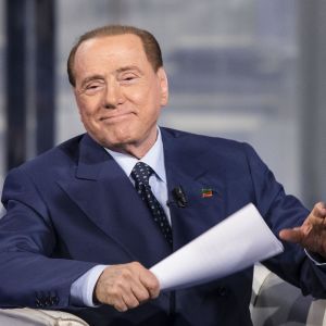 Berlusconi uppmanar till svartjobb Berlusconi uppmanar till svartjobb