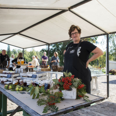 Catarina Ekblom från Marmeladkompaniet på Rosenlunds skördemarknad