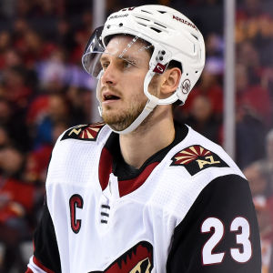 Arizonas lagkapten Oliver Ekman Larsson har sex år kvar på sitt långa kontrakt. Arizonas lagkapten Oliver Ekman Larsson har sex år kvar på sitt långa kontrakt.