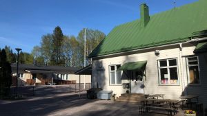 Det har varit knappt med utrymme i modulskolan som finns på gården bredvid den gamla skolbyggnaden. Skolbyggnader i Rödskog.