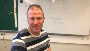 Patrik Hautanen avlivade den skadade rådjursbocken Jägaren Patrik Hautanen avlivade den trafikskadade rådjursbocken