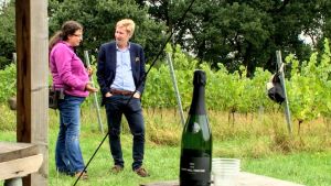I dag håller de brittiska vinerna hög nivå, påpekar Charlotte Antoniou. Charlotte Antoniou är en av eldsjälarna bakom Forty Hall Vineyard i London.