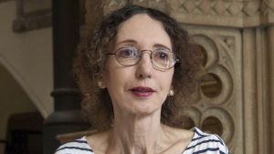 Den produktiva amerikanska författaren Joyce Carol Oates nämns ofta som en potentiell Nobelpriskandidat. US writer and editor Joyce Carol Oates looks on during the presentation of the Spanish edition of her latest book entitled 'Ave del Paraíso' (Little Bird of Heaven) in Barcelona, northeastern Spain, 31 August 2010.