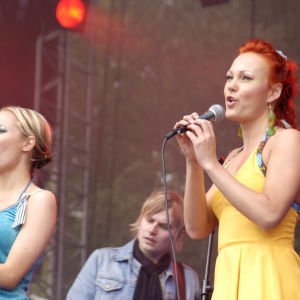 YleX Pop 2005, PMMP -yhtye lavalla, kesäkumibiisin esittäjät.