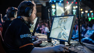Robin "flusha" Rönnquist ja Fnatic eivät ole voittaneet elokuun jälkeen yhtään turnausta. Fnatic pelaa Dreamhack Summer tapahtumassa