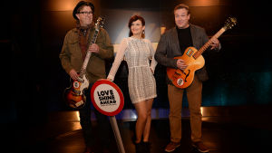 Hans on the Bass deltog i UMK 2015 med låten Loveshine. Hans on the bass.