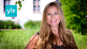 Anne Hietanen berättar om sin sjukdom och tillfrisknande i podcasten Behandlingshemmet Anne Hietanen är redaktör på Svenska Yle-