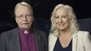 Ihmisten pappi. Arkkipiispa Kari Mäkinen Maarit Tastula haastateltavana.